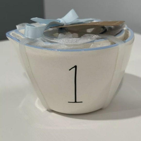 NEW Rae Dunn Disney Cinderella Set of 4 Measuring Cups - Picture 1 of 5